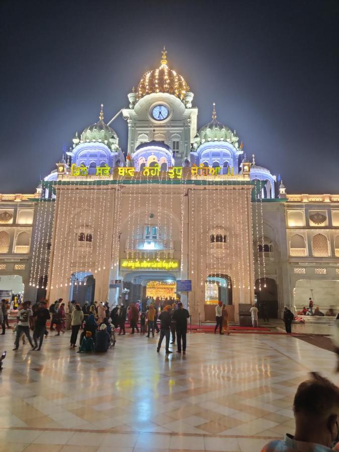 Hotel 56 - 200 Meter From Golden Temple Amritsar Eksteriør billede
