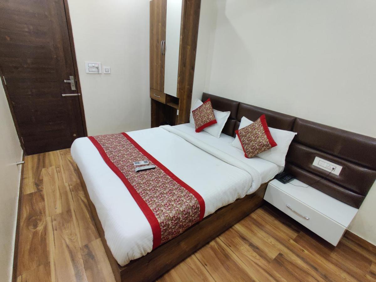 Hotel 56 - 200 Meter From Golden Temple Amritsar Eksteriør billede